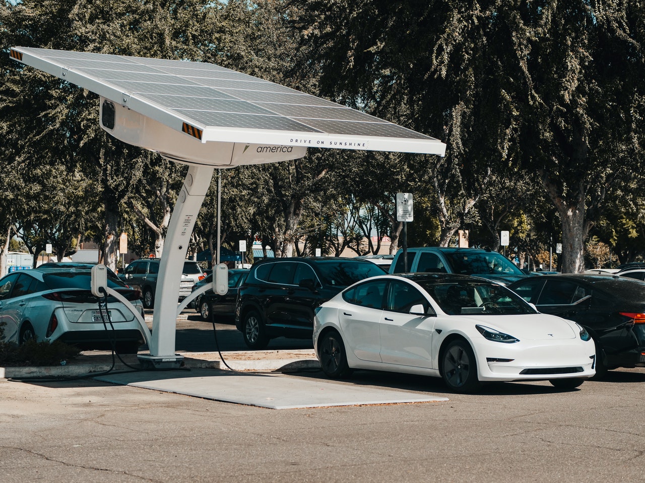 electric car solar charger