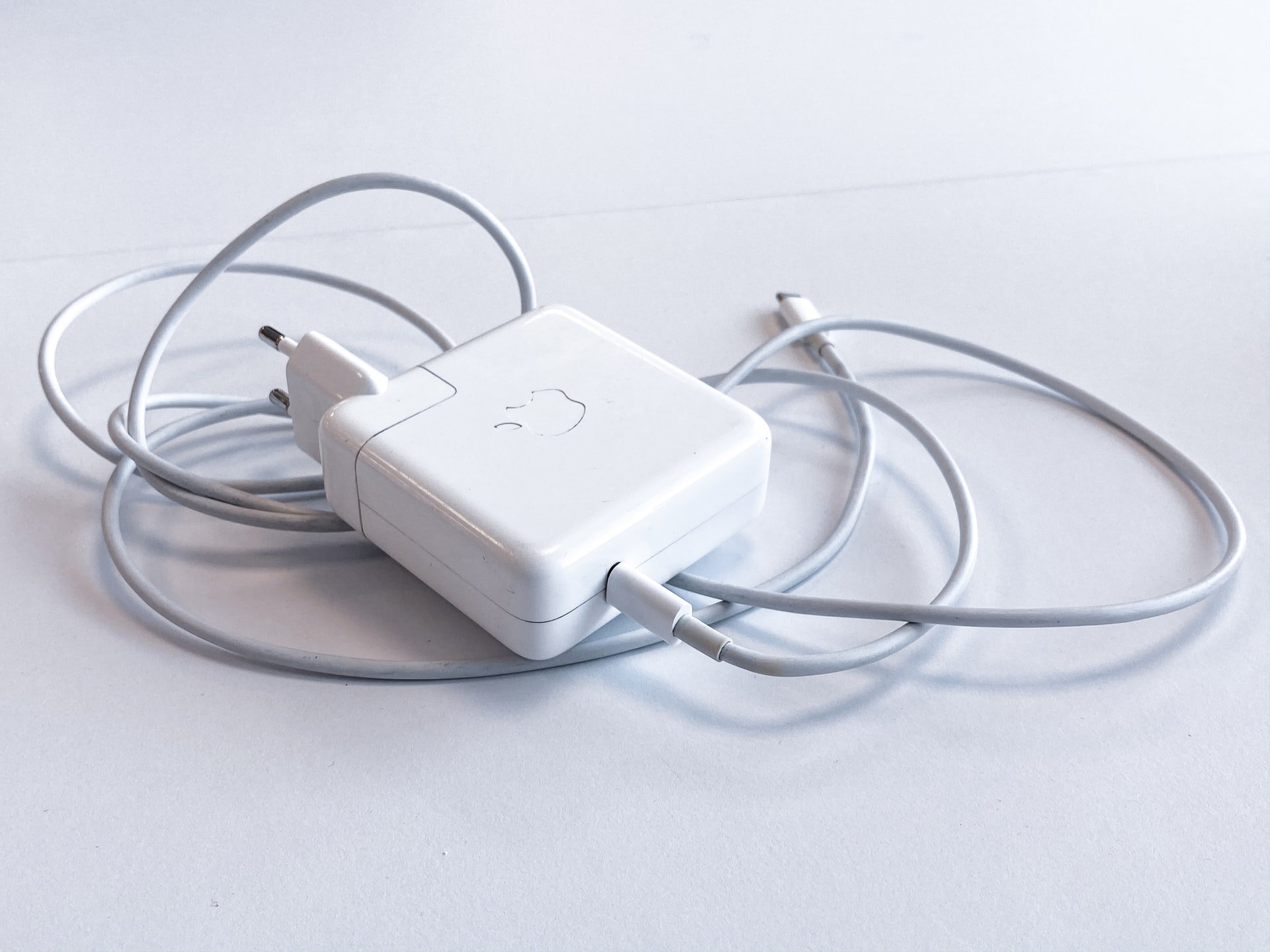 Apple macbook pro charger overheating amd 6300 six core